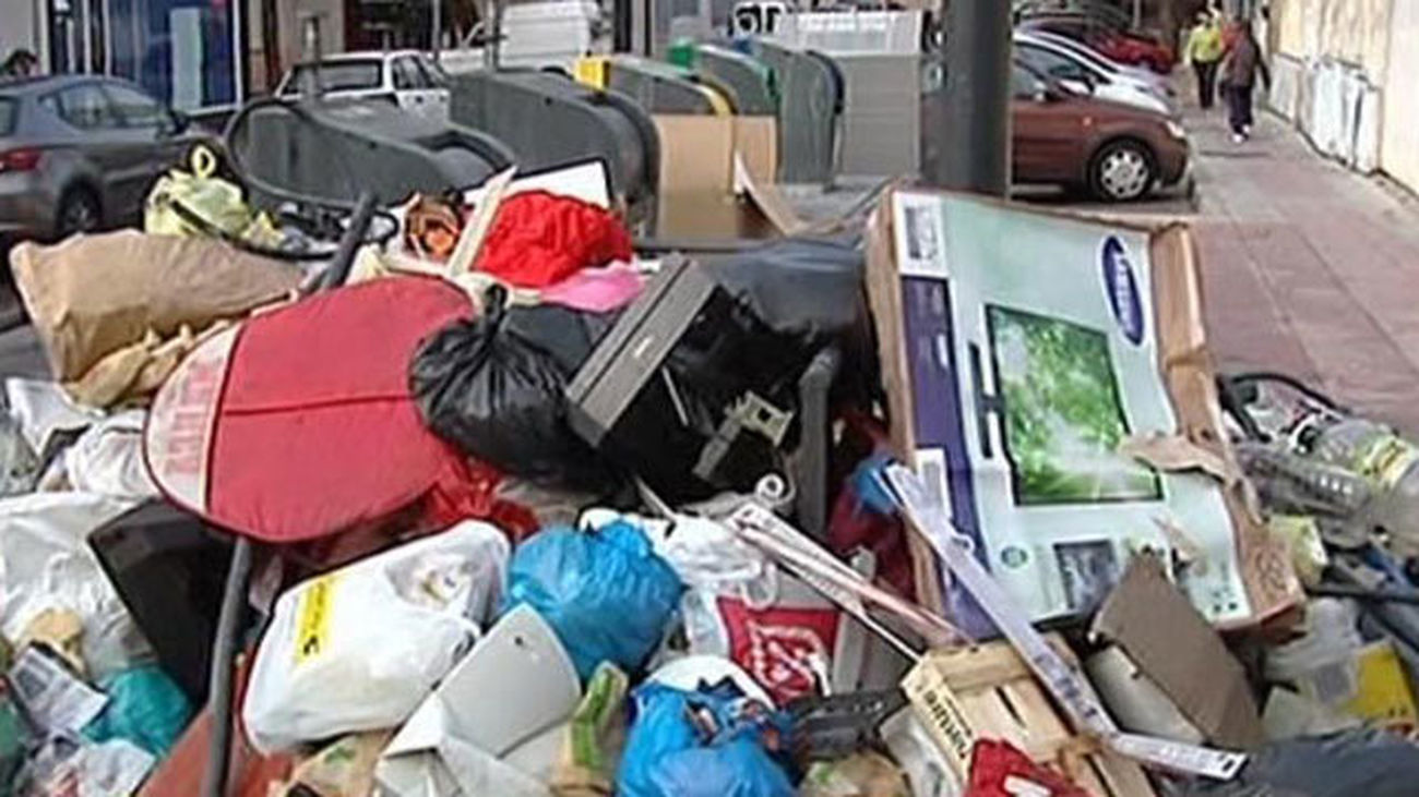 La huelga encubierta de basuras en Parla dura ya 15 días