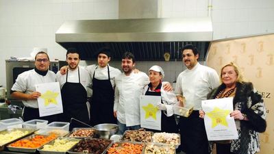 Un cocido madrileño con estrella Michelín en el comedor social de Aranjuez