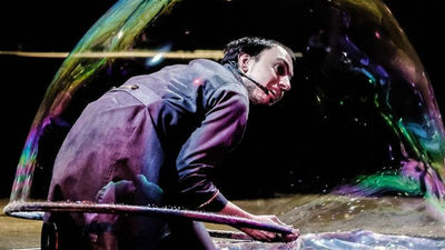 El espectáculo '100% Burbujas'  regresa al Teatro Lara esta Navidad