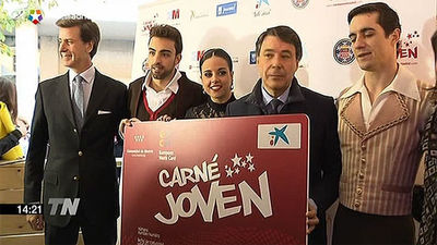 González asiste a una exhición de patinaje artístico de Javier Fernández