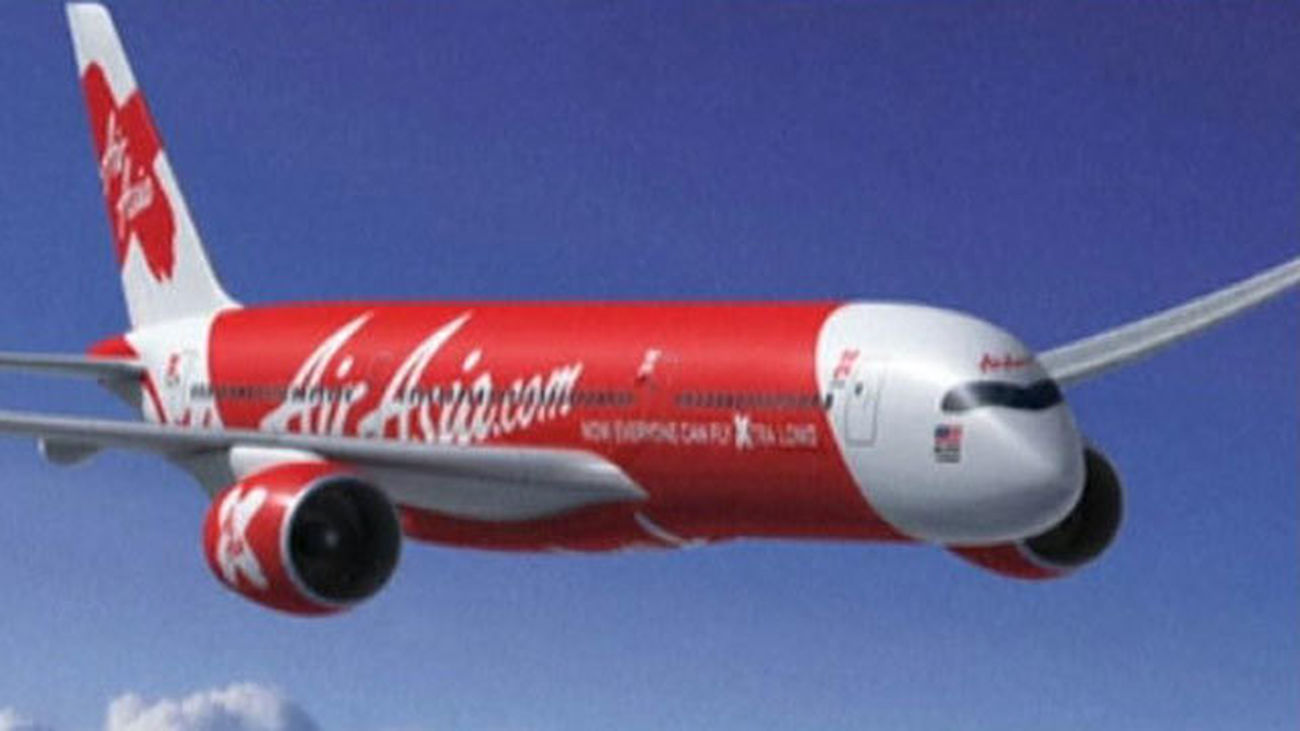 Desaparece un avión de AirAsia con 162 personas que volaba de Indonesia a Singapur