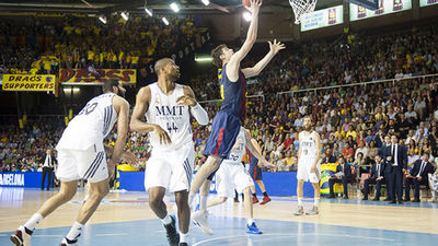 76-68. Un Real Madrid irregular no puede con el Barça