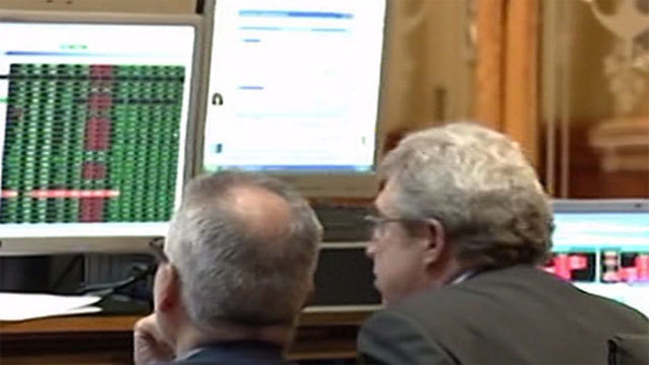 El Ibex 35 pierde un 0,84%, por debajo de los 10.400  enteros