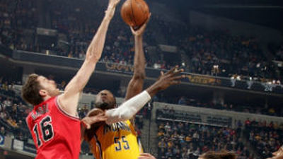 Gasol y Butler mantienen triunfales a los Bulls