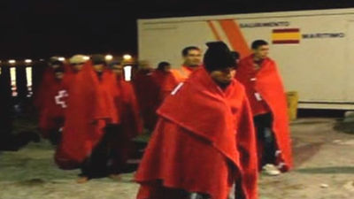 Rescatada una patera con diez inmigrantes magrebíes a 55 millas al sur de Motril