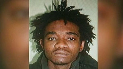 Declaran dos agentes agredidos por el inmigrante que arrojó a un policía al tren