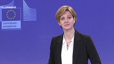 La CE dice sobre Grecia que la pertenencia a la eurozona "es irrevocable"