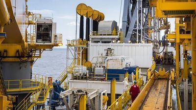 El barril de petróleo Brent marca mínimos de cinco años y medio