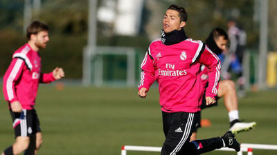 Cristiano se entrenó con los suplentes; listo para el sábado