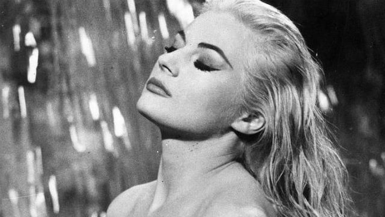 Fallece Anita Ekber, la musa de Fellini que se bañó en la Fontana de Trevi