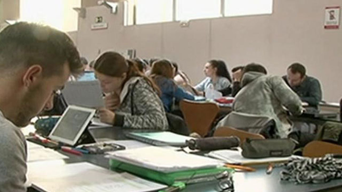 Los madrileños podrán ir a bibliotecas  municipales y autonómicas con un carné único