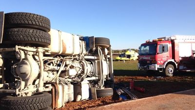 Un conductor herido leve tras un aparatoso accidente de camión en Campo Real