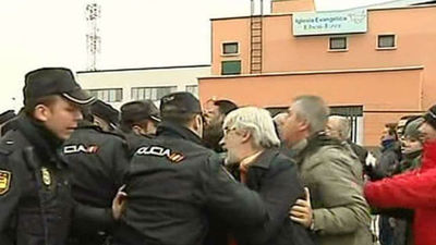 Cargas policiales y un detenido en la concentración ante la fábrica de Coca-Cola de Fuenlabrada