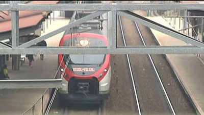 Muere un joven arrollado por un tren tras caerse desde una pasarela en Pozuelo