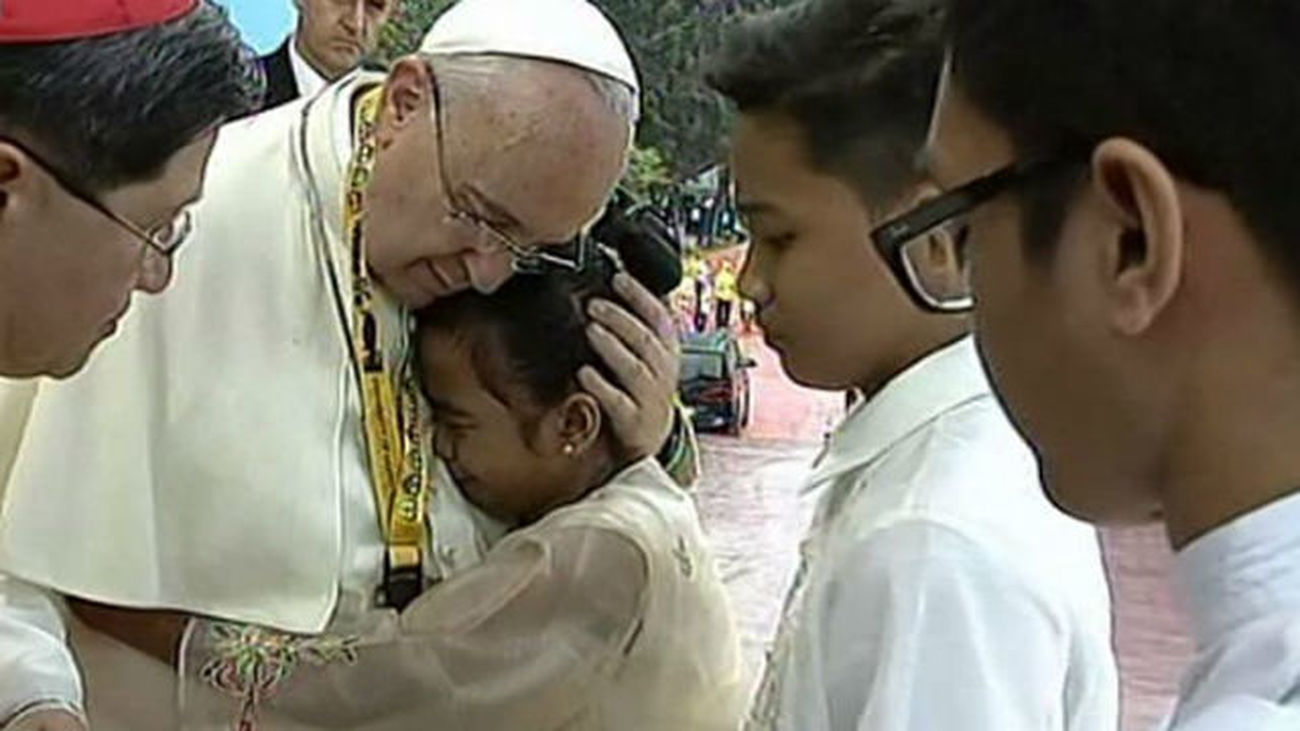 El Papa concluyó su visita en Filipinas con una misa ante millones de fieles