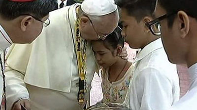 El Papa dice que para ser buen católico no hay que tener hijos "como conejos"