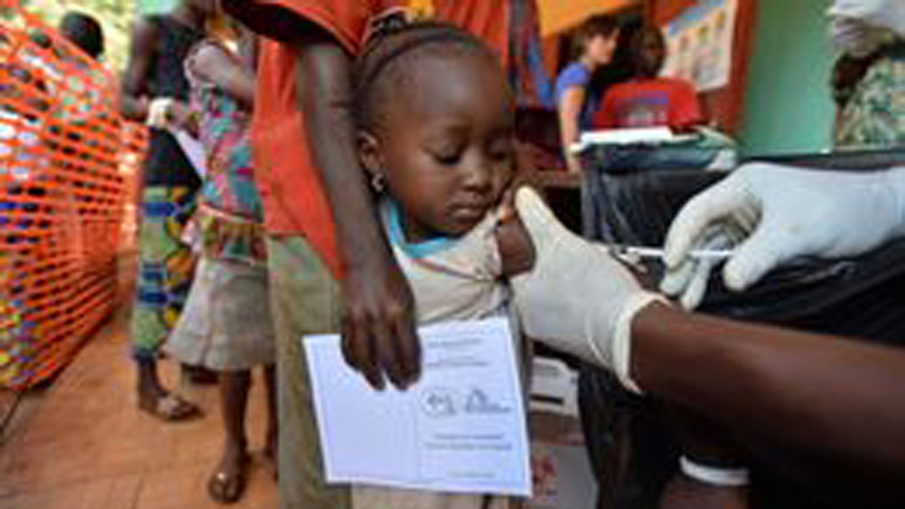 El coste de vacunar a un niño en países en desarrollo se ha multiplicado por 68