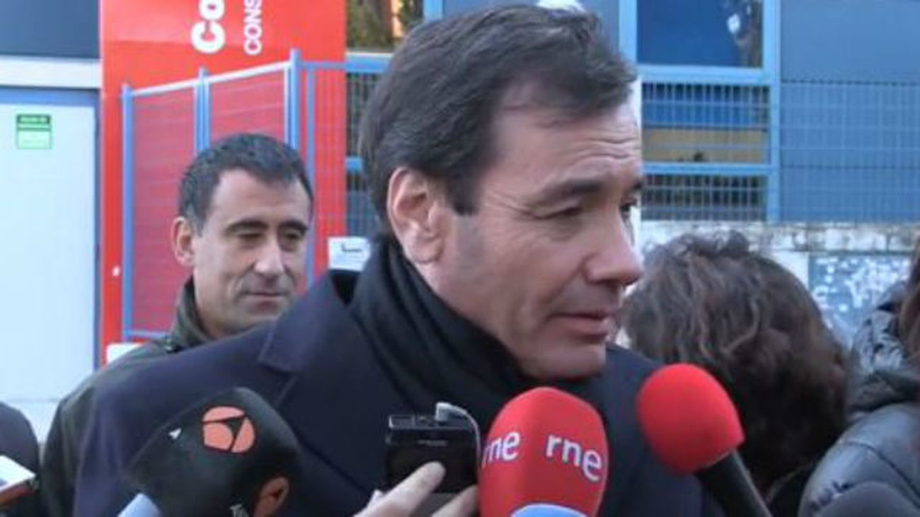 Gómez se reúne con los trabajadores del extinto Servicio Regional de Empleo