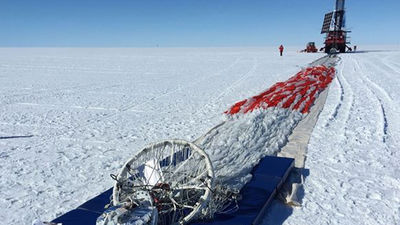 Buscan el primer aliento del Universo  a 35.000 metros sobre la Antártida