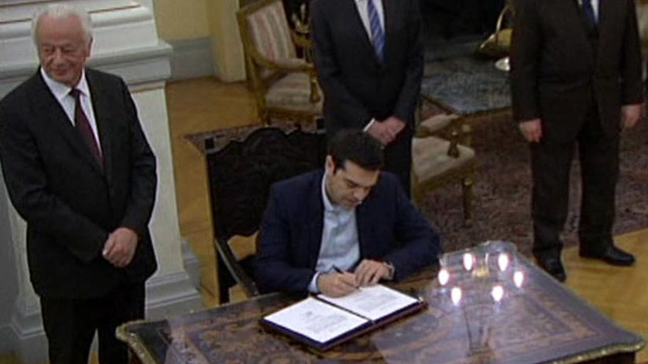 Alexis Tsipras jura como nuevo primer ministro de Grecia