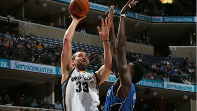 Marc Gasol e Ibaka responden con sendos dobles-dobles