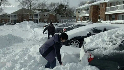 Nueva York supera una tormenta de nieve que fue menor de lo que se temía