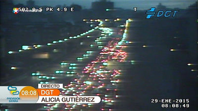 Un accidente genera 12 kilómetros de retención en la A-5 en plena hora punta