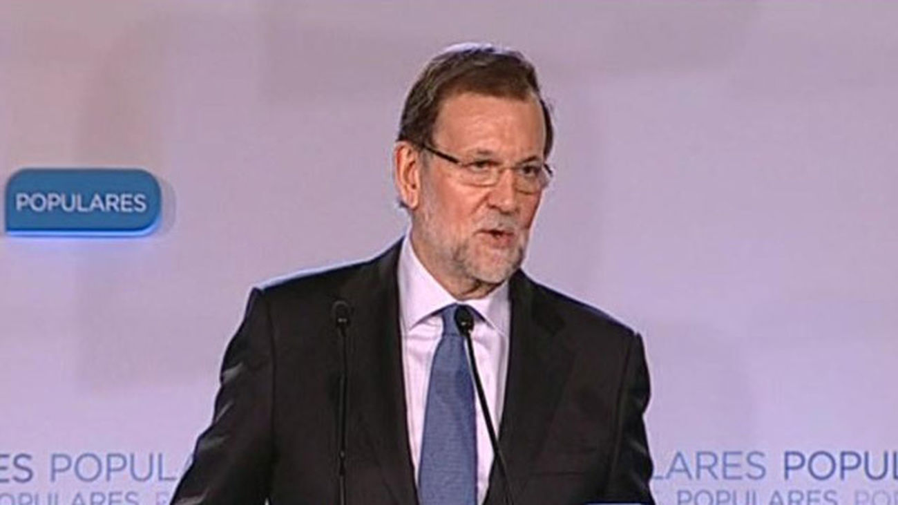 Rajoy dibuja un escenario de crecimiento ante los que "pintan una España negra"