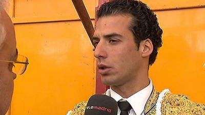 Morenito de Aranda sale a hombros en la primera corrida del 2015