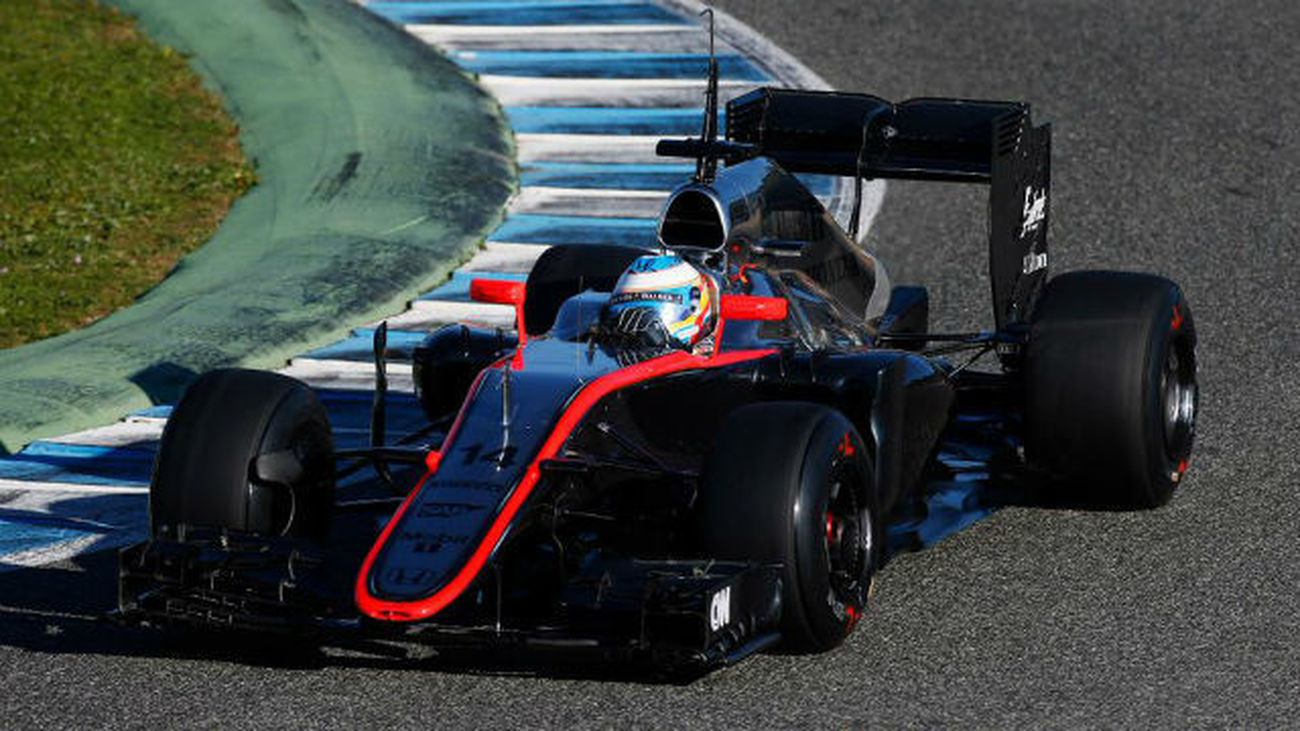 Alonso debuta con mal pie en McLaren-Honda