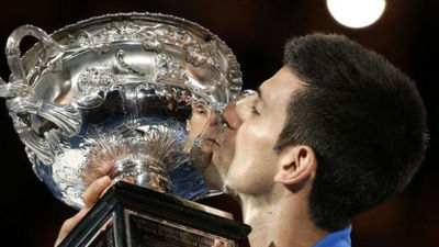 Djokovic y Serena mantienen el orden con su experiencia