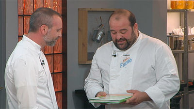 Un plato vacío deja fuera a Carlos