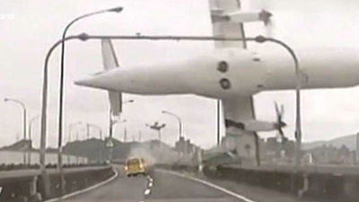 31 muertos y 12 desaparecidos en un accidente aéreo en Taiwán