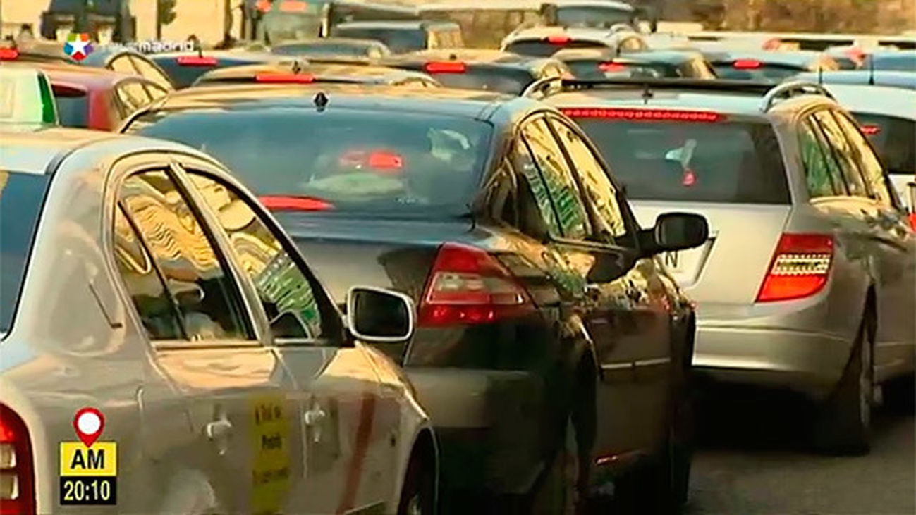 El Ayuntamiento valora restringir el tráfico en el centro