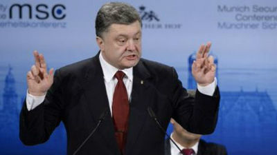 Poroshenko pide a Junker que apoye el envío de fuerzas de paz a Ucrania