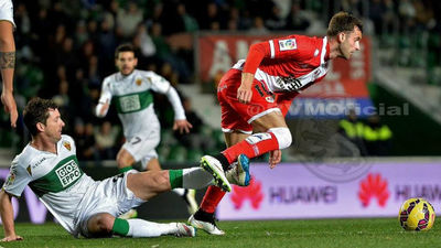 2-0. Un triste Rayo pierde con el Elche