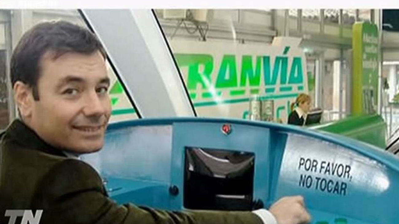 El tranvía de Parla se llevó por delante a Tomás Gómez