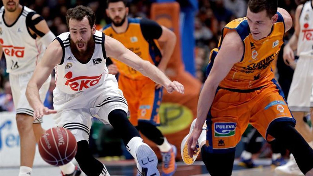 Sergio Rodríguez ante el Valencia