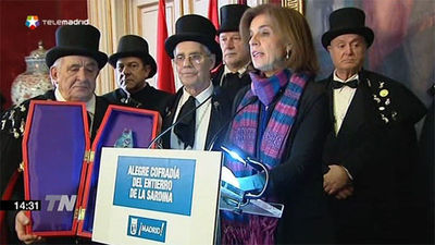 Los madrileños entierran la sardina con maleta