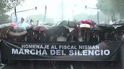 Cientos de miles de personas marchan en Argentina, en homenaje a Alberto Nisman