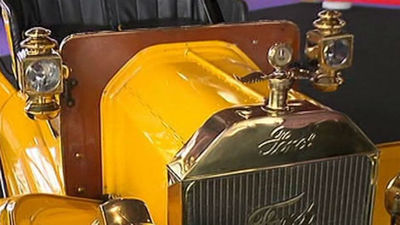 400 Vehículos históricos y un homenaje a Ángel Nieto en el ClassicAuto 2015