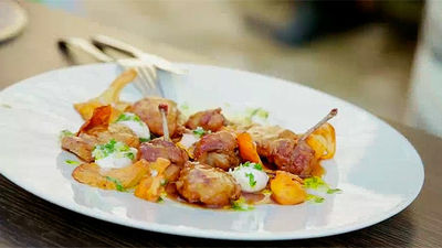 La receta: Codornices con rebozuelos salteados en aceite de ajo-perejil