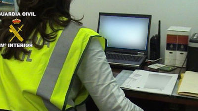 Detenido en España el jefe de una red que ofrecía chicas en internet a belgas