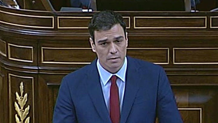 Sánchez, a Rajoy: "Usted ya no engaña a nadie"