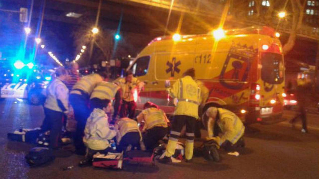 Herida muy grave una joven de 29 años al se  atropellada por una moto en la Castellana