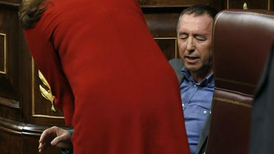 Se interrumpe el debate en el Congreso por un mareo del diputado Joan Baldoví