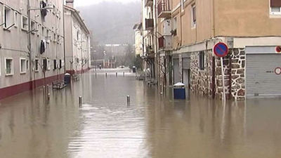 Trece provincias en alerta por deshielo, aludes, lluvias, olas y fuertes vientos