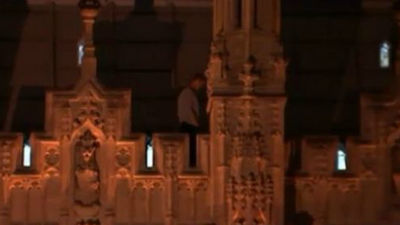 Detenido un joven tras pasar la noche en el techo del Parlamento británico