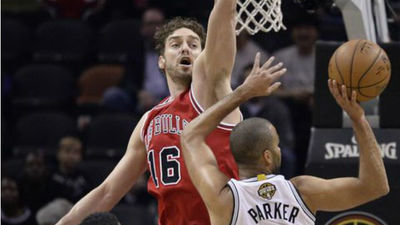 Otro 'doble-doble' de Pau Gasol no evita la derrota en San Antonio