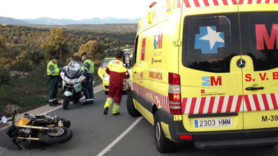 Un motorista herido de gravedad en un accidente con un coche en Fresnedillas